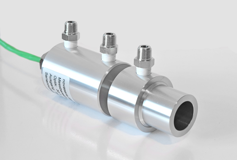 Wasserkühlkörper und Linsenreinigungsaufsatz für das Pyrometer IR402 zum Einsatz in sehr hohen Umgebungstemperaturen