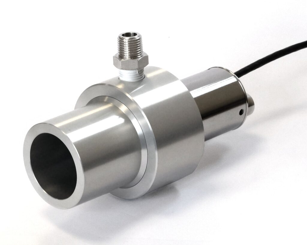 Der aufschraubbare Sensoraufsatz für Luftkühlung/Linsenreinigung mit Druckluft schützt das Pyrometer IR702 vor Verschmutzungen in der Umgebungsluft
