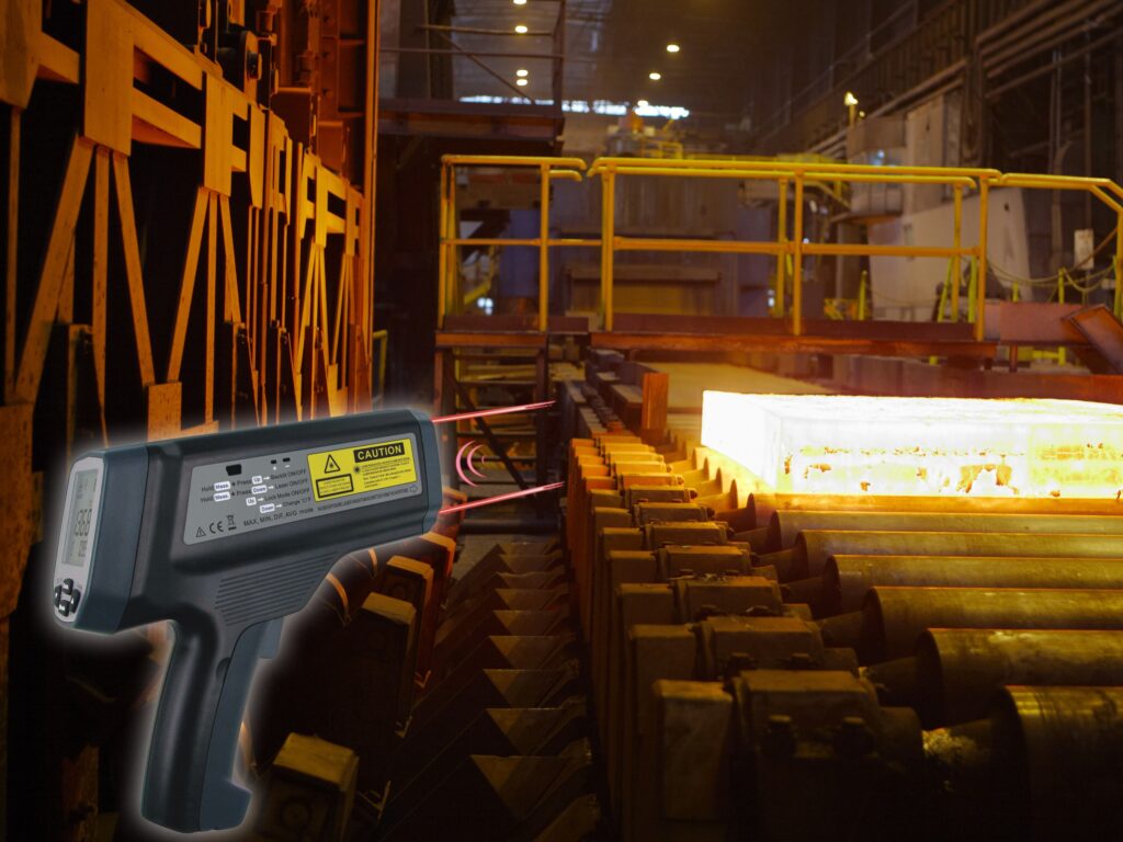 novasens HighTemp 530 infrared thermometer for non-contact temperature measurement of metals